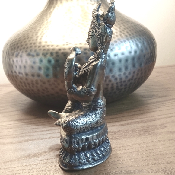 Antique Brass / Bronze Hindu Goddess Saraswati - Picture 5 of 8